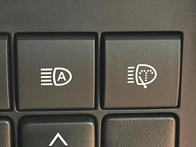 ランドクルーザープラド ＴＸ　Ｌパッケージ　マットブラックエディション　禁煙　７人　サンルーフ　純正９型ナビ　バックカメラ　レーダークルーズ　ＬＥＤヘッド　オートハイビーム　黒革　パワーシート　シートベンチレーション　純正１８インチアルミ　ＥＴＣ　ルーフレール（7枚目）