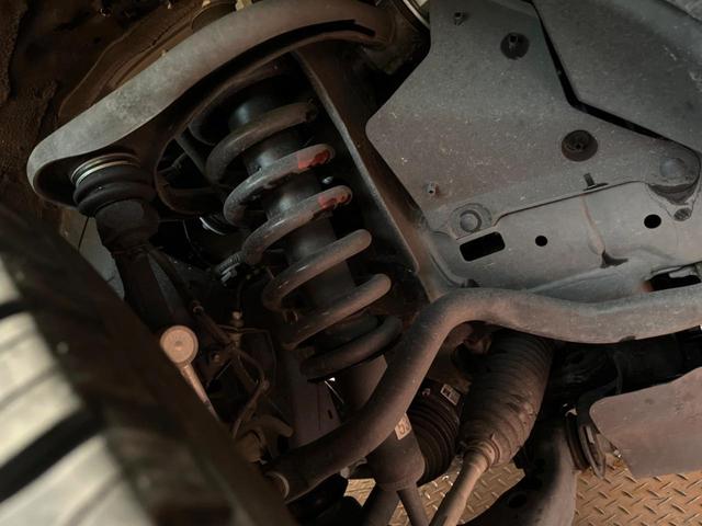 ランドクルーザープラド ＴＸ　Ｌパッケージ　マットブラックエディション　禁煙　７人　サンルーフ　純正９型ナビ　バックカメラ　レーダークルーズ　ＬＥＤヘッド　オートハイビーム　黒革　パワーシート　シートベンチレーション　純正１８インチアルミ　ＥＴＣ　ルーフレール（20枚目）