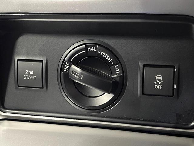 ランドクルーザープラド ＴＸ　Ｌパッケージ　マットブラックエディション　禁煙　７人　サンルーフ　純正９型ナビ　バックカメラ　レーダークルーズ　ＬＥＤヘッド　オートハイビーム　黒革　パワーシート　シートベンチレーション　純正１８インチアルミ　ＥＴＣ　ルーフレール（50枚目）