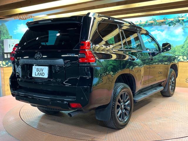 ランドクルーザープラド ＴＸ　Ｌパッケージ　マットブラックエディション　禁煙　７人　サンルーフ　純正９型ナビ　バックカメラ　レーダークルーズ　ＬＥＤヘッド　オートハイビーム　黒革　パワーシート　シートベンチレーション　純正１８インチアルミ　ＥＴＣ　ルーフレール（62枚目）