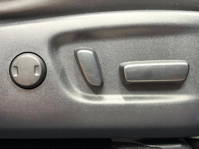 ハリアー プログレス　禁煙　モデリスタエアロ　ＪＢＬサウンド　メーカーナビ　全周囲カメラ　セーフティセンス　レーダークルーズ　電動リアゲート　ＬＥＤヘッド　オートハイビーム　ハーフレザーシート　純正１８インチアルミ　ＥＴＣ（33枚目）