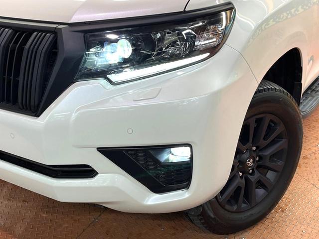ランドクルーザープラド TX Lパッケージ マットブラックエディション 禁煙車 サンルーフ 9型ナビフルセグ 衝突軽減装置 レーダークルーズ レーンキープ オートハイビーム シートベンチレーション パワーシート ダウンヒルアシスト Bluetooth バックカメラ ETC(16枚目)