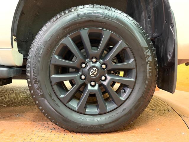 ランドクルーザープラド TX Lパッケージ マットブラックエディション 禁煙車 サンルーフ 9型ナビフルセグ 衝突軽減装置 レーダークルーズ レーンキープ オートハイビーム シートベンチレーション パワーシート ダウンヒルアシスト Bluetooth バックカメラ ETC(30枚目)