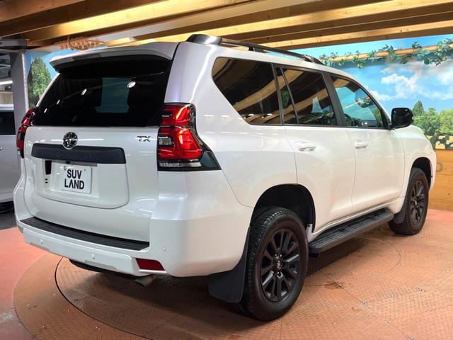 ランドクルーザープラド TX Lパッケージ マットブラックエディション 禁煙車 サンルーフ 9型ナビフルセグ 衝突軽減装置 レーダークルーズ レーンキープ オートハイビーム シートベンチレーション パワーシート ダウンヒルアシスト Bluetooth バックカメラ ETC(62枚目)