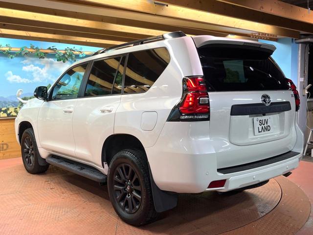 ランドクルーザープラド TX Lパッケージ マットブラックエディション 禁煙車 サンルーフ 9型ナビフルセグ 衝突軽減装置 レーダークルーズ レーンキープ オートハイビーム シートベンチレーション パワーシート ダウンヒルアシスト Bluetooth バックカメラ ETC(63枚目)