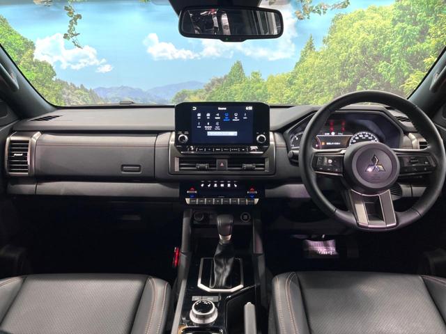 トライトン ＧＳＲ　禁煙車　９型ディスプレイ　全周囲カメラ　レーダークルーズ　ブラインドスポットモニター　シートヒーター　パワーシート　ステアリングヒーター　ＬＥＤヘッド　純正１８インチアルミ　ＥＴＣ　スマートキー（2枚目）