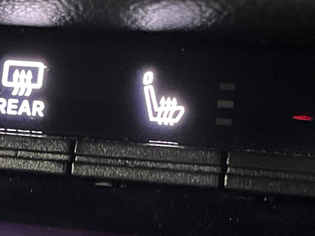 トライトン ＧＳＲ　禁煙車　９型ディスプレイ　全周囲カメラ　レーダークルーズ　ブラインドスポットモニター　シートヒーター　パワーシート　ステアリングヒーター　ＬＥＤヘッド　純正１８インチアルミ　ＥＴＣ　スマートキー（8枚目）