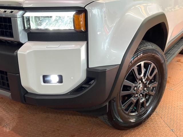 ランドクルーザー250 VX 禁煙車 サンルーフ 12型ディスプレイ 全周囲カメラ レーダークルーズ ブラインドスポットモニター 黒革 シートベンチレーション 電動リアゲート LEDヘッド 純正18インチアルミ ETC(16枚目)