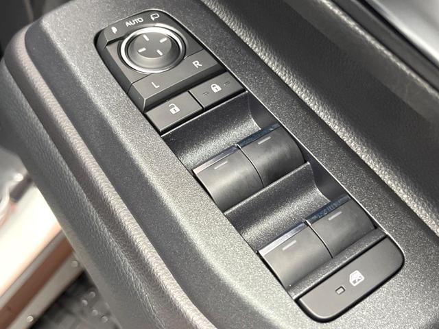 ランドクルーザー250 VX 禁煙車 サンルーフ 12型ディスプレイ 全周囲カメラ レーダークルーズ ブラインドスポットモニター 黒革 シートベンチレーション 電動リアゲート LEDヘッド 純正18インチアルミ ETC(32枚目)