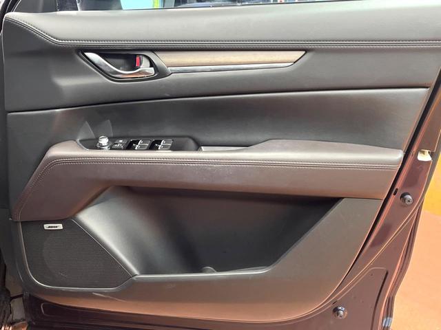 ＣＸ－５ ＸＤ　エクスクルーシブモード　禁煙　ＢＯＳＥサウンド　純正１０型ナビ　全周囲カメラ　ブラインドスポットモニター　レーダークルーズ　電動リアゲート　クリアランスソナー　シートベンチレーション　ＬＥＤヘッド　純正１９インチアルミ（32枚目）