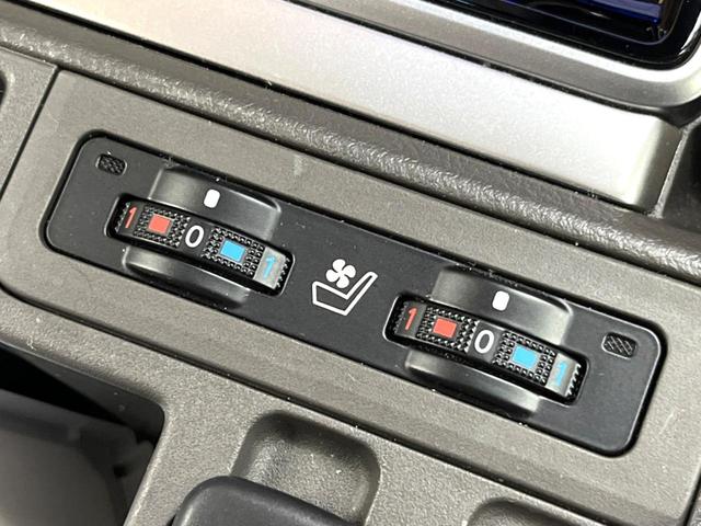 ランドクルーザープラド ＴＸ　Ｌパッケージ　マットブラックエディション　禁煙　７人　サンルーフ　ＢＩＧ－Ｘ１１型ナビ　バックカメラ　レーダークルーズ　ベージュ革　シートベンチレーション　ＬＥＤヘッド　オートハイビーム　純正１８インチアルミ　ルーフレール　ＥＴＣ（7枚目）