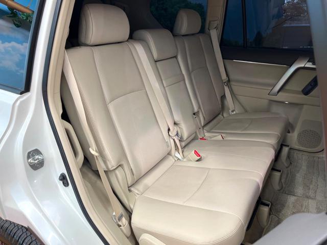 ランドクルーザープラド ＴＸ　Ｌパッケージ　マットブラックエディション　禁煙　７人　サンルーフ　ＢＩＧ－Ｘ１１型ナビ　バックカメラ　レーダークルーズ　ベージュ革　シートベンチレーション　ＬＥＤヘッド　オートハイビーム　純正１８インチアルミ　ルーフレール　ＥＴＣ（10枚目）