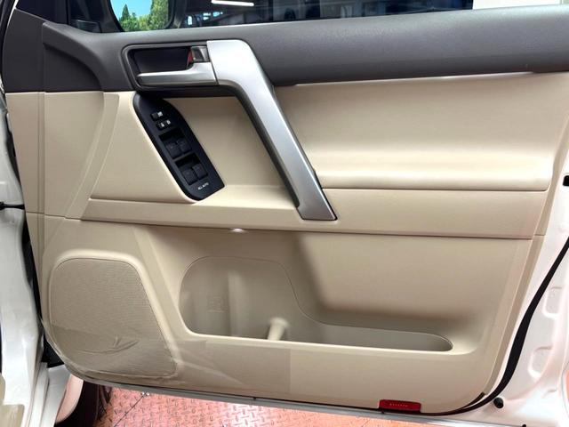 ランドクルーザープラド ＴＸ　Ｌパッケージ　マットブラックエディション　禁煙　７人　サンルーフ　ＢＩＧ－Ｘ１１型ナビ　バックカメラ　レーダークルーズ　ベージュ革　シートベンチレーション　ＬＥＤヘッド　オートハイビーム　純正１８インチアルミ　ルーフレール　ＥＴＣ（33枚目）