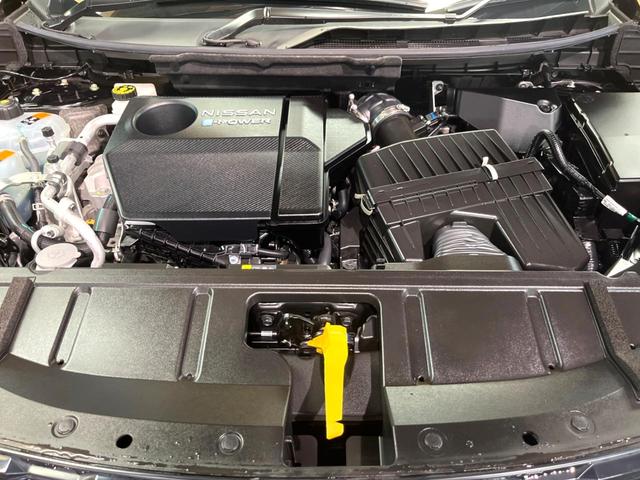 エクストレイル G e-4ORCE 4WD 禁煙 純正12型ナビ 全周囲カメラ プロパイロット 後方車両検知 デジタルミラー 電動リアゲート シートヒーター パワーシート LEDヘッド クリアランスソナー 純正19インチアルミ ETC(18枚目)