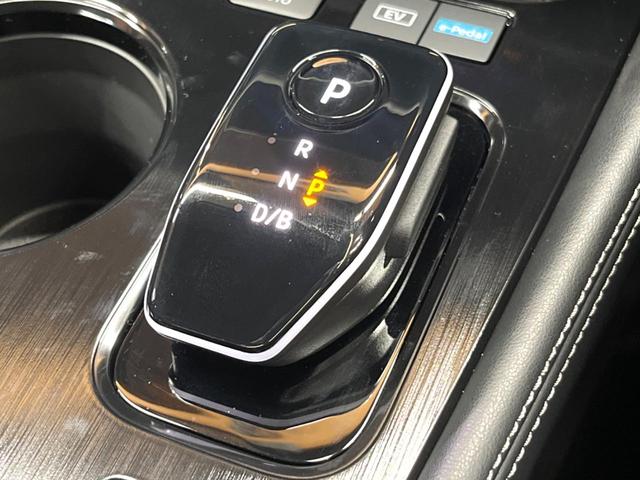 エクストレイル G e-4ORCE 4WD 禁煙 純正12型ナビ 全周囲カメラ プロパイロット 後方車両検知 デジタルミラー 電動リアゲート シートヒーター パワーシート LEDヘッド クリアランスソナー 純正19インチアルミ ETC(53枚目)