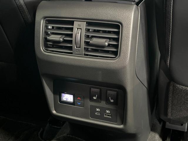 エクストレイル G e-4ORCE 4WD 禁煙 純正12型ナビ 全周囲カメラ プロパイロット 後方車両検知 デジタルミラー 電動リアゲート シートヒーター パワーシート LEDヘッド クリアランスソナー 純正19インチアルミ ETC(66枚目)