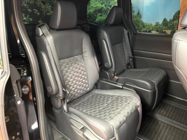 ヴォクシー ハイブリッドS-Z 禁煙 GRエアロ 快適利便パック フリップダウン 純正10型ナビ バックカメラ ブラインドスポットモニター レーダークルーズ 電動リアゲート 三眼LEDヘッド オートハイビーム 両側電動ドア ETC(12枚目)