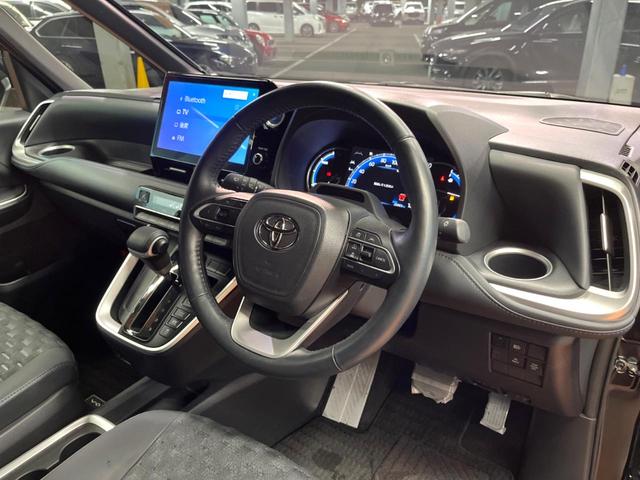 ヴォクシー ハイブリッドS-Z 禁煙 GRエアロ 快適利便パック フリップダウン 純正10型ナビ バックカメラ ブラインドスポットモニター レーダークルーズ 電動リアゲート 三眼LEDヘッド オートハイビーム 両側電動ドア ETC(21枚目)