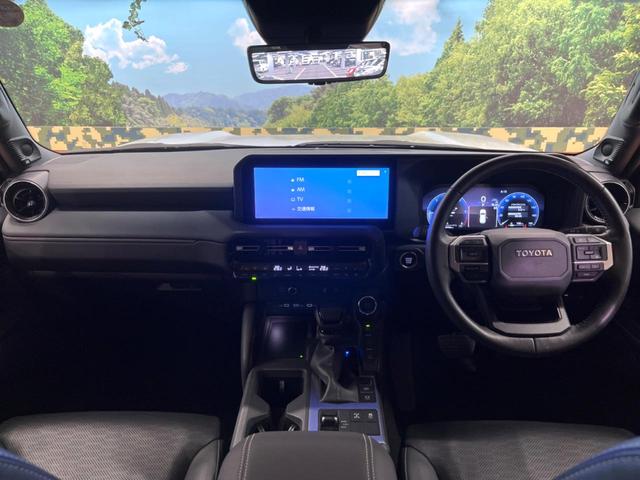 ランドクルーザー２５０ ＶＸ　禁煙　サンルーフ　純正１２型ディスプレイ　全周囲カメラ　ブラインドスポットモニター　レーダークルーズ　デジタルミラー　電動リアゲート　黒革　パワーシート　シートベンチレーション　丸目ＬＥＤ　ＥＴＣ（2枚目）