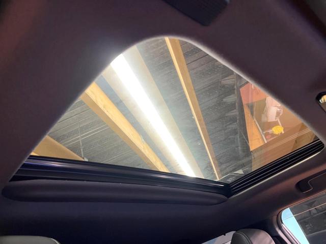 ランドクルーザー２５０ ＶＸ　禁煙　サンルーフ　純正１２型ディスプレイ　全周囲カメラ　ブラインドスポットモニター　レーダークルーズ　デジタルミラー　電動リアゲート　黒革　パワーシート　シートベンチレーション　丸目ＬＥＤ　ＥＴＣ（3枚目）