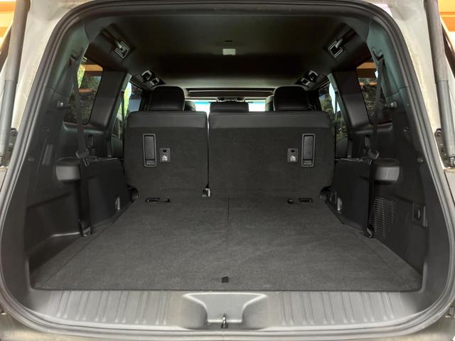 ランドクルーザー２５０ ＶＸ　禁煙　サンルーフ　純正１２型ディスプレイ　全周囲カメラ　ブラインドスポットモニター　レーダークルーズ　デジタルミラー　電動リアゲート　黒革　パワーシート　シートベンチレーション　丸目ＬＥＤ　ＥＴＣ（14枚目）