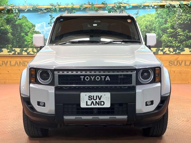 ランドクルーザー２５０ ＶＸ　禁煙　サンルーフ　純正１２型ディスプレイ　全周囲カメラ　ブラインドスポットモニター　レーダークルーズ　デジタルミラー　電動リアゲート　黒革　パワーシート　シートベンチレーション　丸目ＬＥＤ　ＥＴＣ（17枚目）