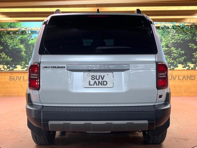 ランドクルーザー２５０ ＶＸ　禁煙　サンルーフ　純正１２型ディスプレイ　全周囲カメラ　ブラインドスポットモニター　レーダークルーズ　デジタルミラー　電動リアゲート　黒革　パワーシート　シートベンチレーション　丸目ＬＥＤ　ＥＴＣ（18枚目）