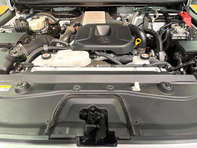 ランドクルーザー２５０ ＶＸ　禁煙　サンルーフ　純正１２型ディスプレイ　全周囲カメラ　ブラインドスポットモニター　レーダークルーズ　デジタルミラー　電動リアゲート　黒革　パワーシート　シートベンチレーション　丸目ＬＥＤ　ＥＴＣ（19枚目）