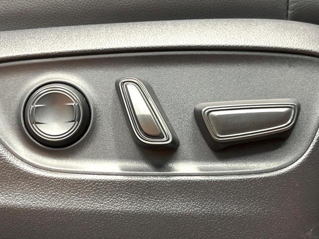 ランドクルーザー２５０ ＶＸ　禁煙　サンルーフ　純正１２型ディスプレイ　全周囲カメラ　ブラインドスポットモニター　レーダークルーズ　デジタルミラー　電動リアゲート　黒革　パワーシート　シートベンチレーション　丸目ＬＥＤ　ＥＴＣ（33枚目）