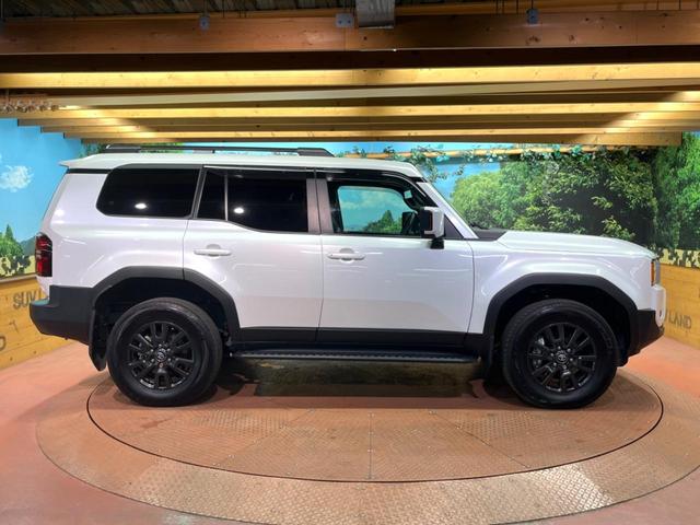 ランドクルーザー２５０ ＶＸ　禁煙　サンルーフ　純正１２型ディスプレイ　全周囲カメラ　ブラインドスポットモニター　レーダークルーズ　デジタルミラー　電動リアゲート　黒革　パワーシート　シートベンチレーション　丸目ＬＥＤ　ＥＴＣ（61枚目）