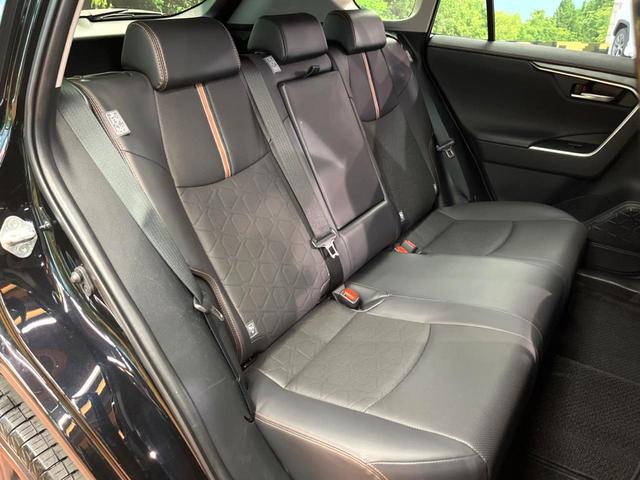 ＲＡＶ４ アドベンチャー　禁煙　純正１０型ナビフルセグＴＶ　バックカメラ　ブラインドスポットモニター　レーダークルーズ　ＬＥＤヘッド　オートハイビーム　メモリーシート　シートベンチレーション　純正１９インチアルミ　ＥＴＣ（11枚目）