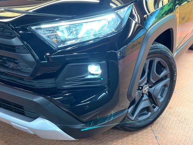 ＲＡＶ４ アドベンチャー　禁煙　純正１０型ナビフルセグＴＶ　バックカメラ　ブラインドスポットモニター　レーダークルーズ　ＬＥＤヘッド　オートハイビーム　メモリーシート　シートベンチレーション　純正１９インチアルミ　ＥＴＣ（13枚目）
