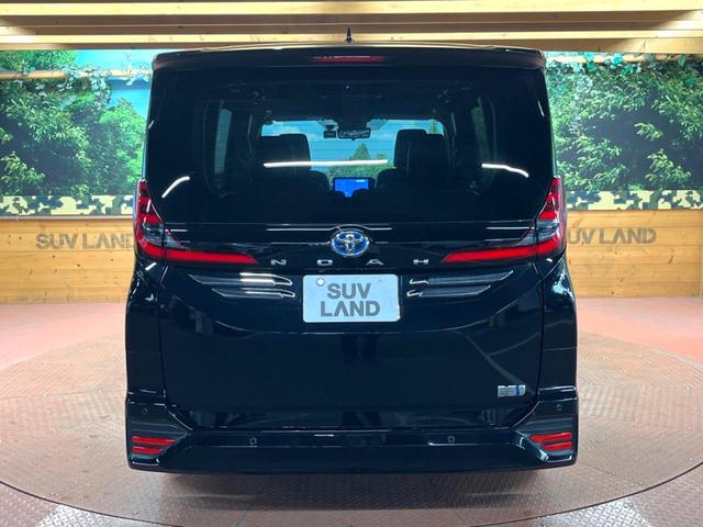 ノア ハイブリッドＳ－Ｚ　禁煙　モデリスタエアロ　快適利便パック　フリップダウン　純正１０型ナビ　全周囲カメラ　ブラインドスポットモニター　レーダークルーズ　デジタルミラー　電動リアゲート　両側電動ドア　三眼ＬＥＤヘッド（18枚目）