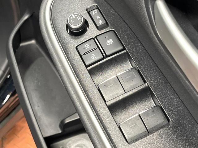 ノア ハイブリッドＳ－Ｚ　禁煙　モデリスタエアロ　快適利便パック　フリップダウン　純正１０型ナビ　全周囲カメラ　ブラインドスポットモニター　レーダークルーズ　デジタルミラー　電動リアゲート　両側電動ドア　三眼ＬＥＤヘッド（33枚目）