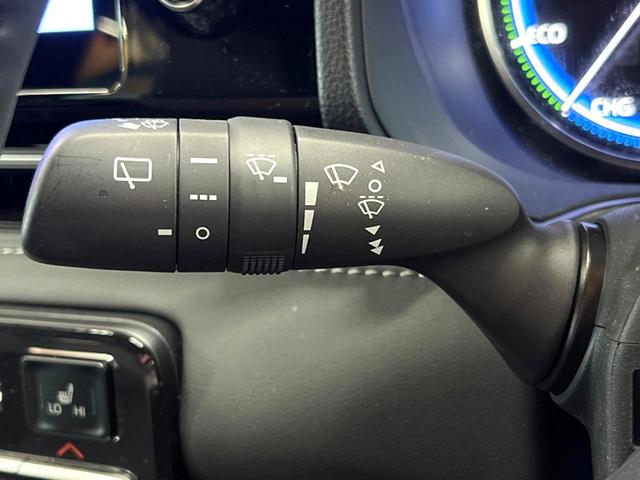 ノア ハイブリッドＳ－Ｚ　禁煙　モデリスタエアロ　快適利便パック　フリップダウン　純正１０型ナビ　全周囲カメラ　ブラインドスポットモニター　レーダークルーズ　デジタルミラー　電動リアゲート　両側電動ドア　三眼ＬＥＤヘッド（40枚目）