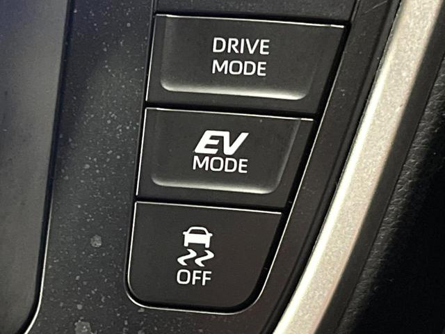 ノア ハイブリッドＳ－Ｚ　禁煙　モデリスタエアロ　快適利便パック　フリップダウン　純正１０型ナビ　全周囲カメラ　ブラインドスポットモニター　レーダークルーズ　デジタルミラー　電動リアゲート　両側電動ドア　三眼ＬＥＤヘッド（51枚目）