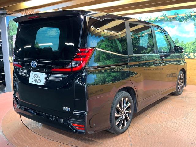 ノア ハイブリッドＳ－Ｚ　禁煙　モデリスタエアロ　快適利便パック　フリップダウン　純正１０型ナビ　全周囲カメラ　ブラインドスポットモニター　レーダークルーズ　デジタルミラー　電動リアゲート　両側電動ドア　三眼ＬＥＤヘッド（59枚目）