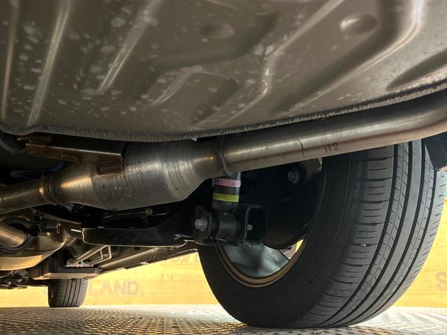 ノア ハイブリッドＳ－Ｚ　禁煙　モデリスタエアロ　快適利便パック　フリップダウン　純正１０型ナビ　全周囲カメラ　ブラインドスポットモニター　レーダークルーズ　デジタルミラー　電動リアゲート　両側電動ドア　三眼ＬＥＤヘッド（61枚目）