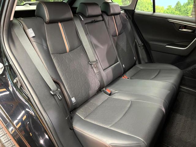 ＲＡＶ４ アドベンチャー　禁煙　純正９型ナビ　バックカメラ　ブラインドスポットモニター　レーダークルーズ　電動リアゲート　パワーシート　シートベンチレーション　ＬＥＤヘッド　オートハイビーム　純正１９インチアルミ　ＥＴＣ（11枚目）