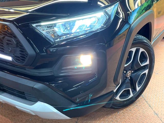 ＲＡＶ４ アドベンチャー　禁煙　純正９型ナビ　バックカメラ　ブラインドスポットモニター　レーダークルーズ　電動リアゲート　パワーシート　シートベンチレーション　ＬＥＤヘッド　オートハイビーム　純正１９インチアルミ　ＥＴＣ（13枚目）