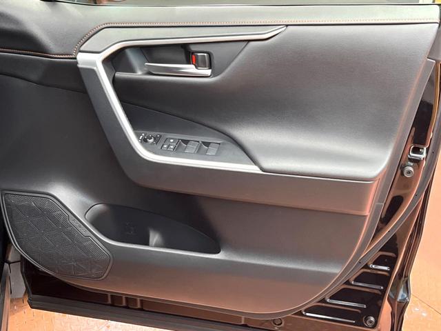 ＲＡＶ４ アドベンチャー　禁煙　純正９型ナビ　バックカメラ　ブラインドスポットモニター　レーダークルーズ　電動リアゲート　パワーシート　シートベンチレーション　ＬＥＤヘッド　オートハイビーム　純正１９インチアルミ　ＥＴＣ（32枚目）