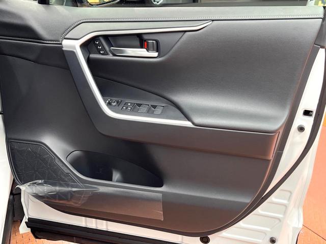 ＲＡＶ４ ハイブリッドＧ　禁煙車　モデリスタエアロ　１０型ディスプレイ　全周囲カメラ　レーダークルーズ　ブラインドスポットモニター　合皮シート　メモリーシート　ベンチレーション　パワーバックドア　ステアリングヒーター　ＥＴＣ（32枚目）