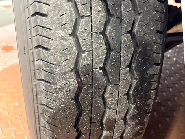 ハイエースバン ロングスーパーGL ターボ 禁煙車 全周囲カメラ SDナビ デジタルミラー 衝突被害軽減機能 クリアランスソナー 車線逸脱警報 横滑り防止装置 スマートキー ETC オートライト オートハイビーム(28枚目)