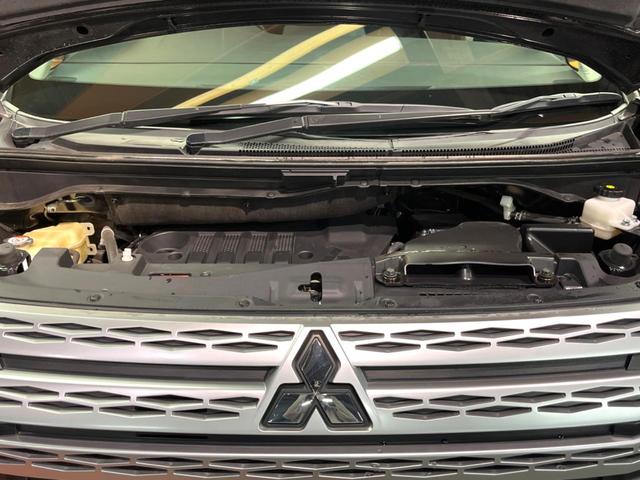 デリカＤ：５ Ｐ　禁煙　サイドステップ　フリップダウン　純正１０型ナビ　全周囲カメラ　ブラインドスポットモニター　レーダークルーズ　両側電動ドア　電動リアゲート　ＬＥＤヘッド　シートヒーター　純正１８インチアルミ（19枚目）