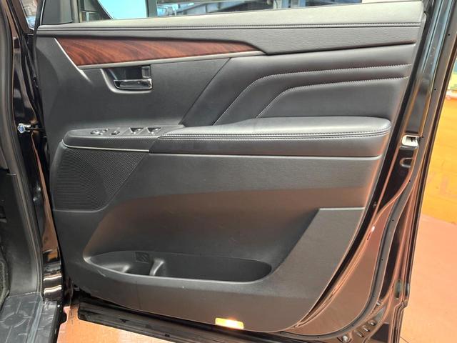 デリカＤ：５ Ｐ　禁煙　サイドステップ　フリップダウン　純正１０型ナビ　全周囲カメラ　ブラインドスポットモニター　レーダークルーズ　両側電動ドア　電動リアゲート　ＬＥＤヘッド　シートヒーター　純正１８インチアルミ（32枚目）