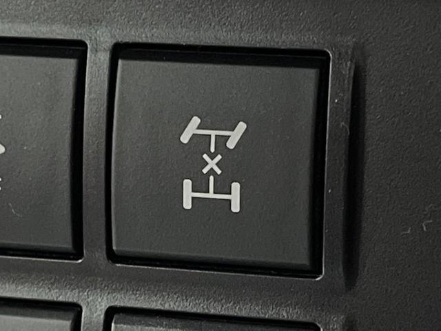 ランドクルーザープラド ＴＸ　Ｌパッケージ　７０ｔｈアニバーサリーリミテッド　禁煙車　ＳＤナビ　バックカメラ　レーダークルーズ　デフロック　オートマチックハイビーム　シートベンチレーション　ＥＴＣ　ブラウンレザーシート　純正１８インチアルミ　ＬＥＤヘッド　パワーシート（6枚目）