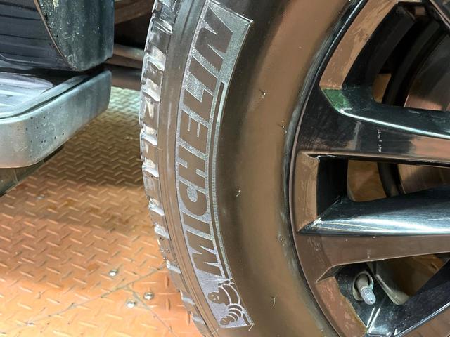 ランドクルーザープラド ＴＸ　Ｌパッケージ　７０ｔｈアニバーサリーリミテッド　禁煙車　ＳＤナビ　バックカメラ　レーダークルーズ　デフロック　オートマチックハイビーム　シートベンチレーション　ＥＴＣ　ブラウンレザーシート　純正１８インチアルミ　ＬＥＤヘッド　パワーシート（31枚目）