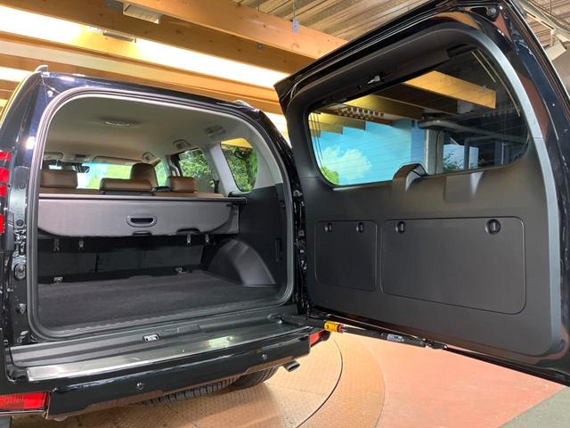 ランドクルーザープラド ＴＸ　Ｌパッケージ　７０ｔｈアニバーサリーリミテッド　禁煙車　ＳＤナビ　バックカメラ　レーダークルーズ　デフロック　オートマチックハイビーム　シートベンチレーション　ＥＴＣ　ブラウンレザーシート　純正１８インチアルミ　ＬＥＤヘッド　パワーシート（62枚目）