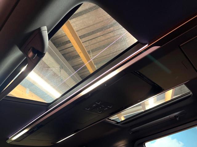 アルファードハイブリッド Ｚ　４ＷＤ　禁煙　ガラスルーフ　後席モニター　１４型ナビ　全周囲カメラ　デジタルインナーミラー　トヨタチームメイト　ヘッドアップディスプレイ　ブラインドスポットモニター　黒革　シートベンチレーション（3枚目）