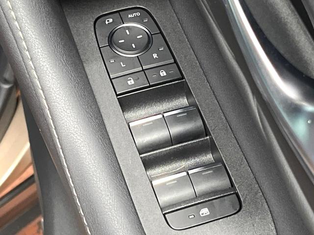 アルファードハイブリッド Ｚ　４ＷＤ　禁煙　ガラスルーフ　後席モニター　１４型ナビ　全周囲カメラ　デジタルインナーミラー　トヨタチームメイト　ヘッドアップディスプレイ　ブラインドスポットモニター　黒革　シートベンチレーション（34枚目）